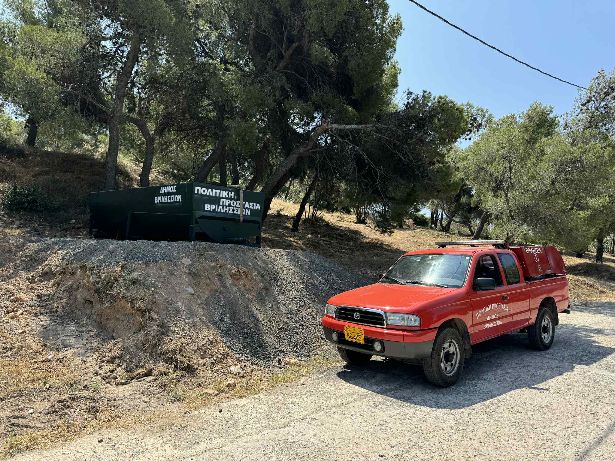  Τρεις νέες δεξαμενές πυρόσβεσης τοποθετήθηκαν περιμετρικά του δάσους Αγ. Θεοκλήτου στα Άνω Βριλήσσια