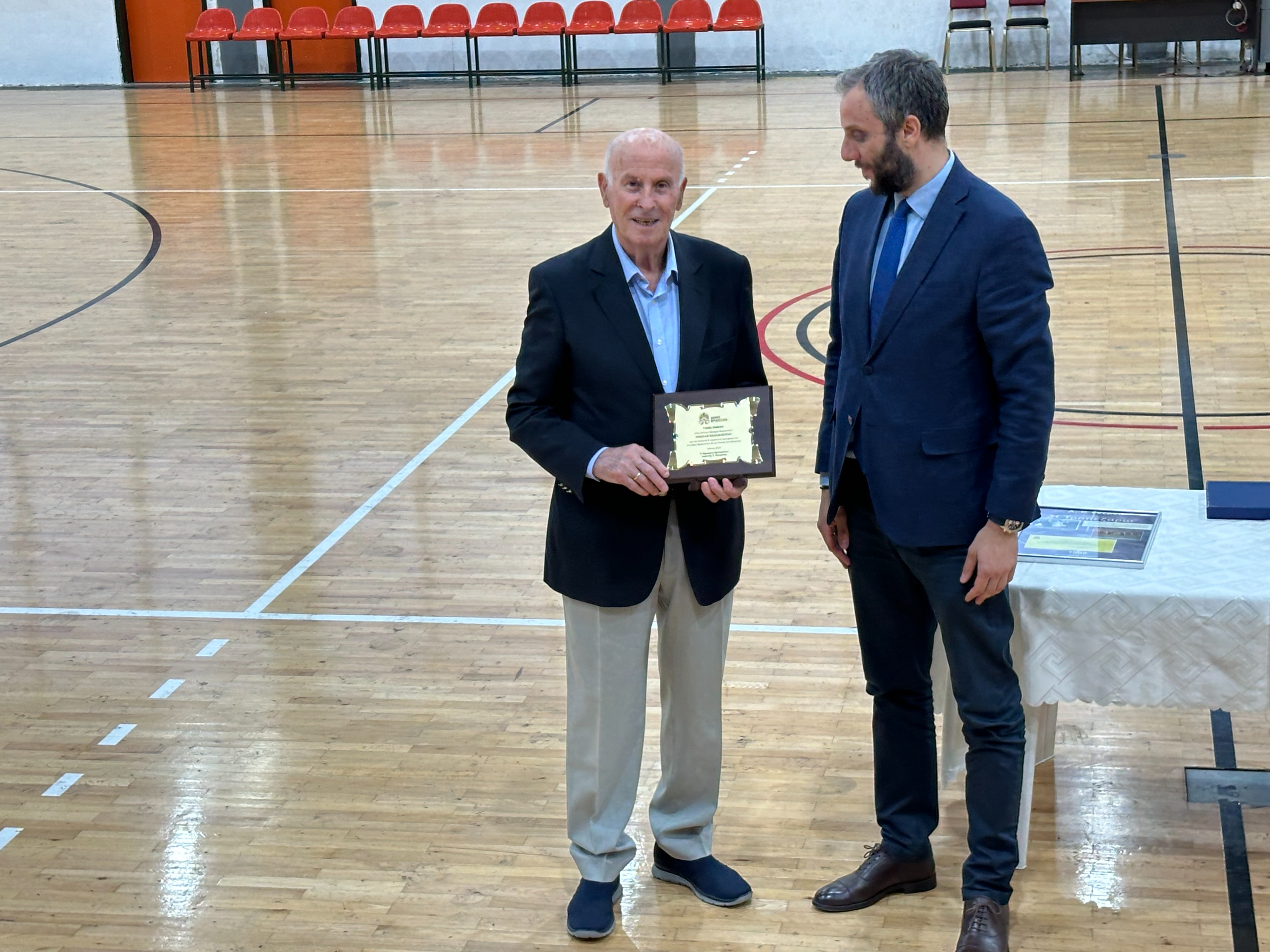 Ο Δήμος Βριλησσίων τίμησε τον Επίτιμο Δήμαρχο Νίκο Παπαδόπουλο