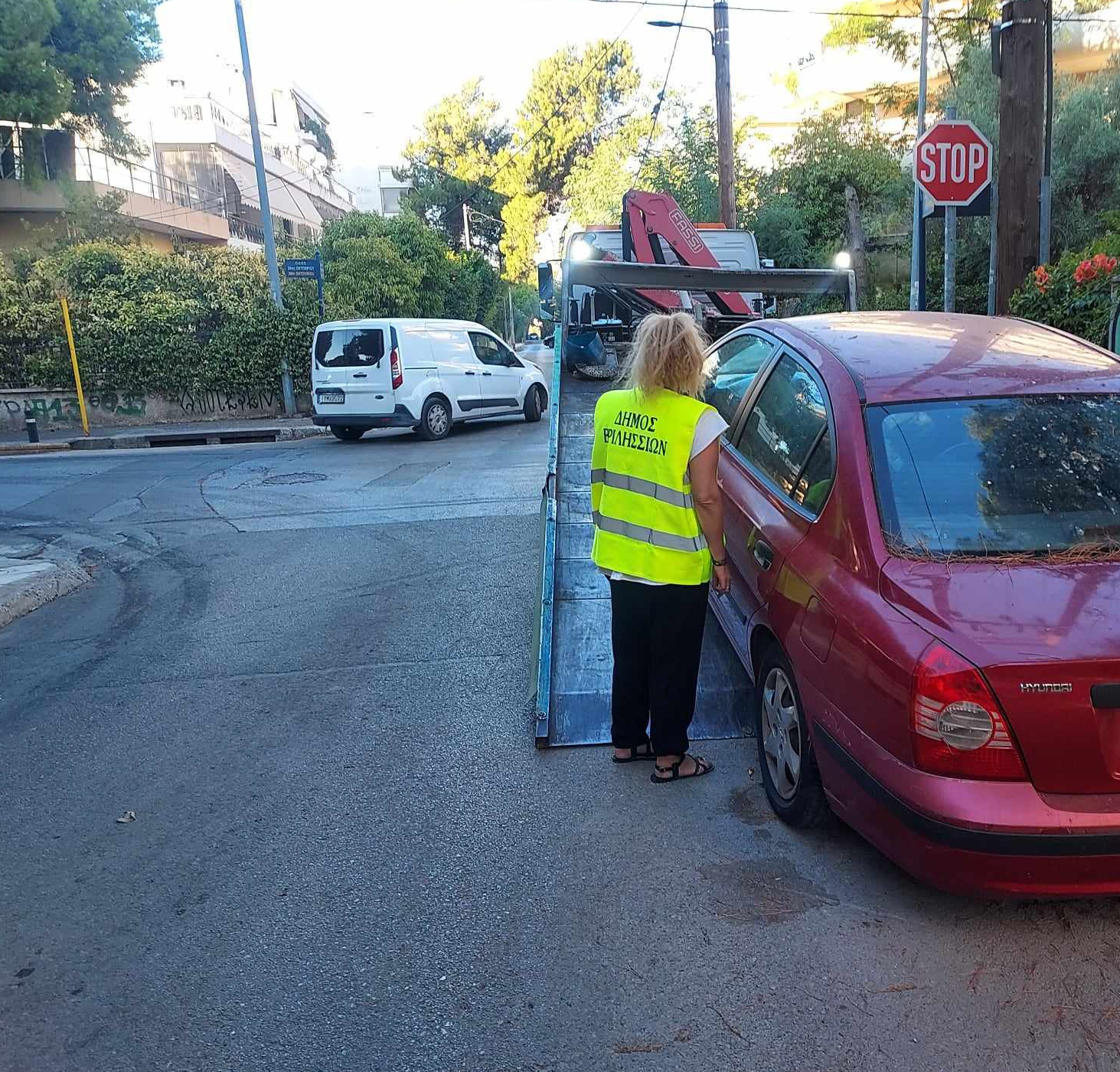 Συνεχίζεται εντατικά η περισυλλογή εγκαταλελειμμένων οχημάτων 